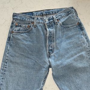 Vintage Levi’s 501 Jeans Medium Blue